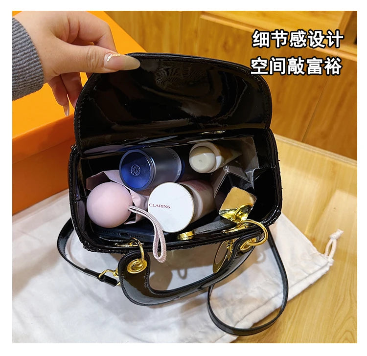 Fashionable Shopper Bag With Unique Trendy Style And Large Capacity For Business Women Commuter Essentials