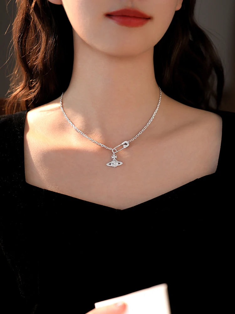 Ele Queen Elizabeth II Nelace Women's Unique Design High-End Clavicle Chain 2025 New ular Trendy Ne Chain Accory