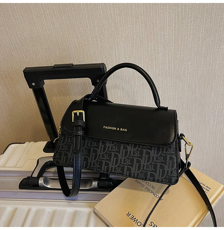 2025 fashionable new women's bag with stylish letter print design, versatile shoulder bag, casual and simple crossbody bag