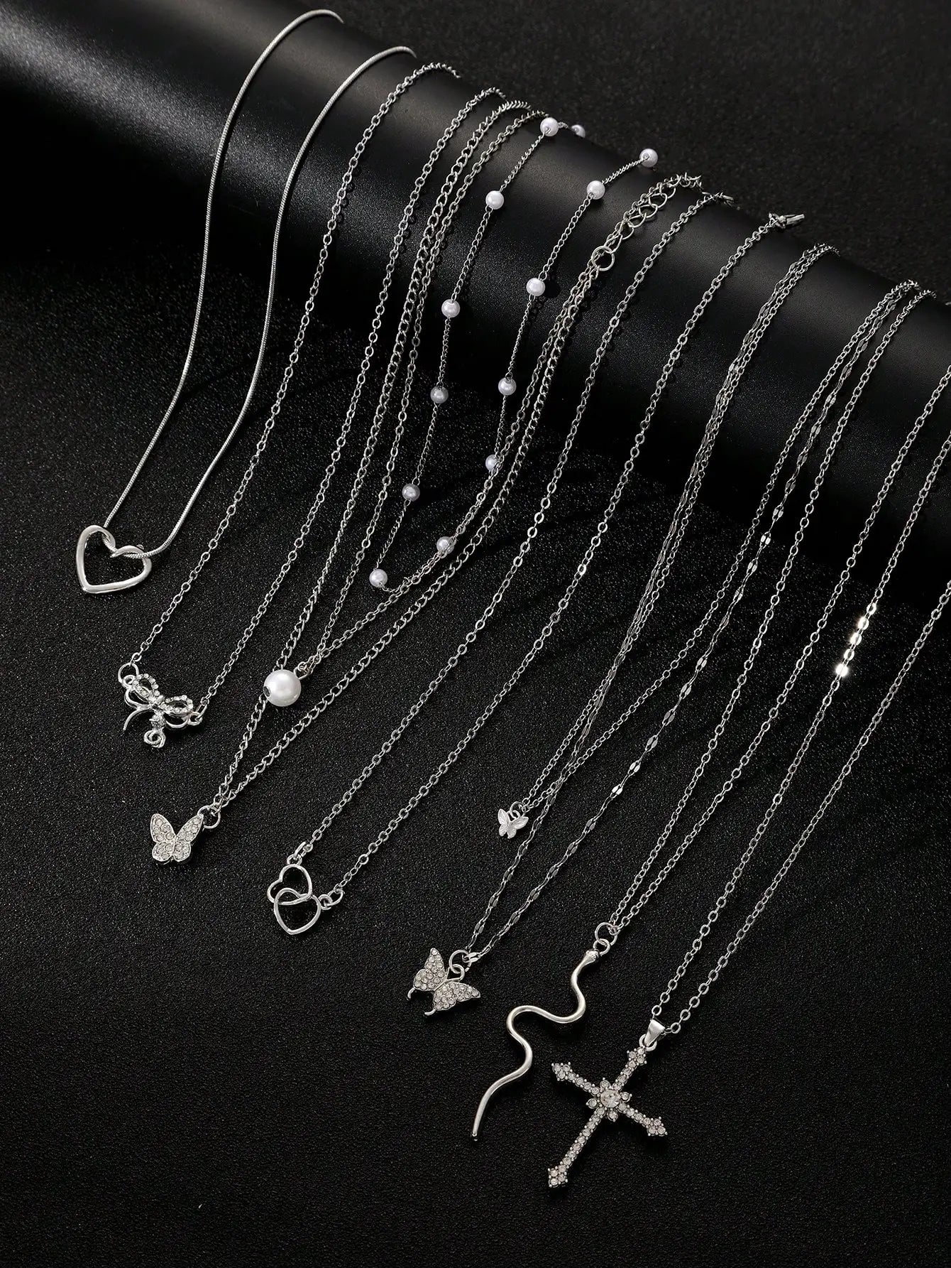 9 Fashionable, Simple, Exquisite, Elegant and Cute Necklaces, Including Butterfly, Heart-Shaped, Cross, Bow, Snake, Rhinestones, Shiny Artificial Pearls, Perfect for Holiday, Holiday, Party, Date and Daily Wear, Gift or Acces
