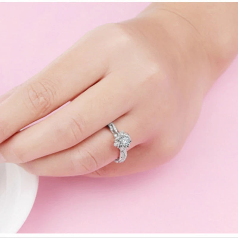 Fashion Ring Exquisite Inlaid Round Flower Stones Wedding Rings For Women Engagement Jewelry HipHop Party Gift Creative