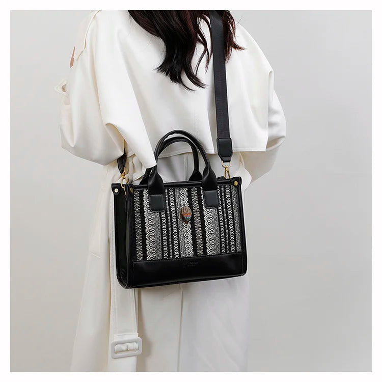 Designer style bag 2025 new model fashionable and luxurious women's handbag, suitable for daily use and versatile cross-body bag