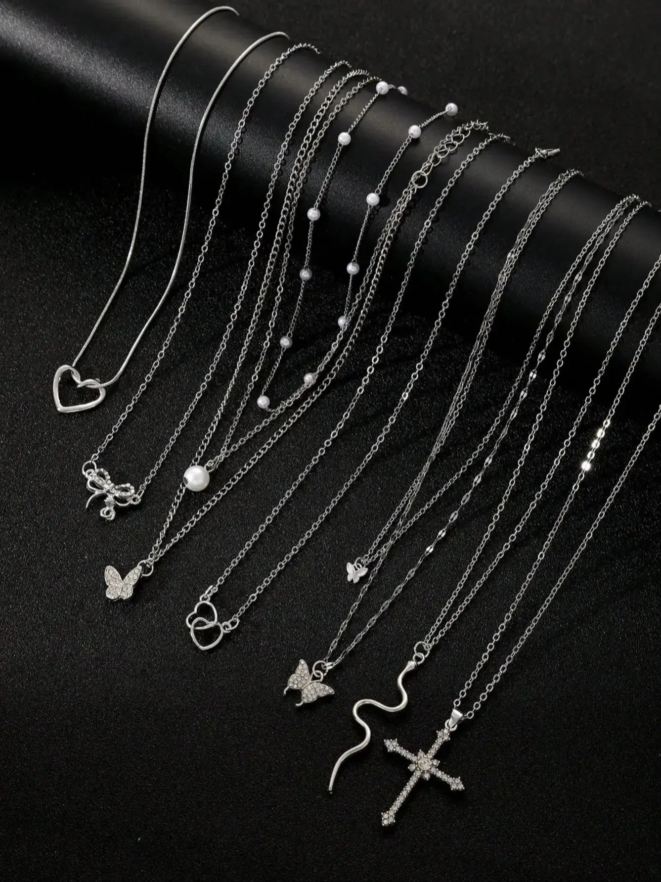 9 Fashionable, Simple, Exquisite, Elegant and Cute Necklaces, Including Butterfly, Heart-Shaped, Cross, Bow, Snake, Rhinestones, Shiny Artificial Pearls, Perfect for Holiday, Holiday, Party, Date and Daily Wear, Gift or Acces