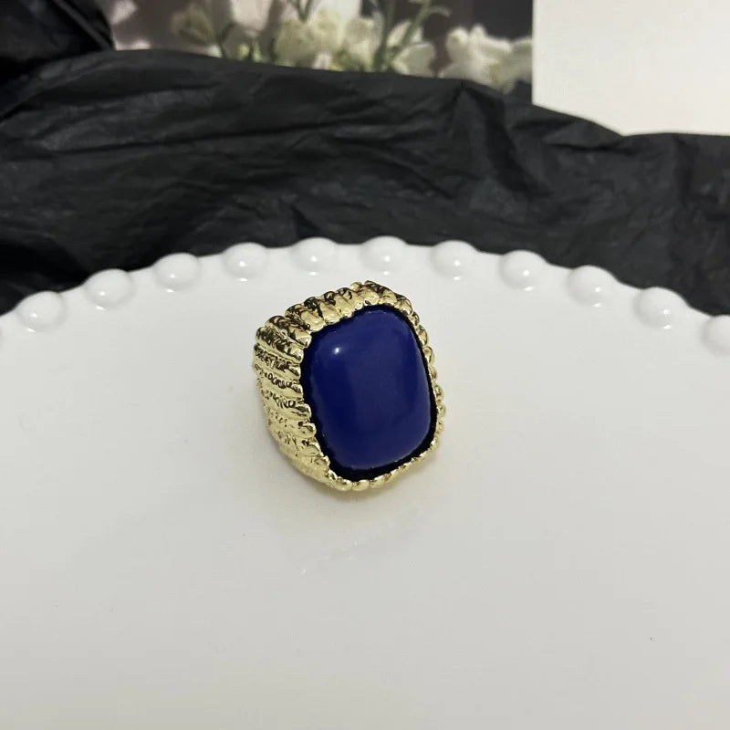 French fashion temperament elegant classic light luxury wide face ring, suitable for women