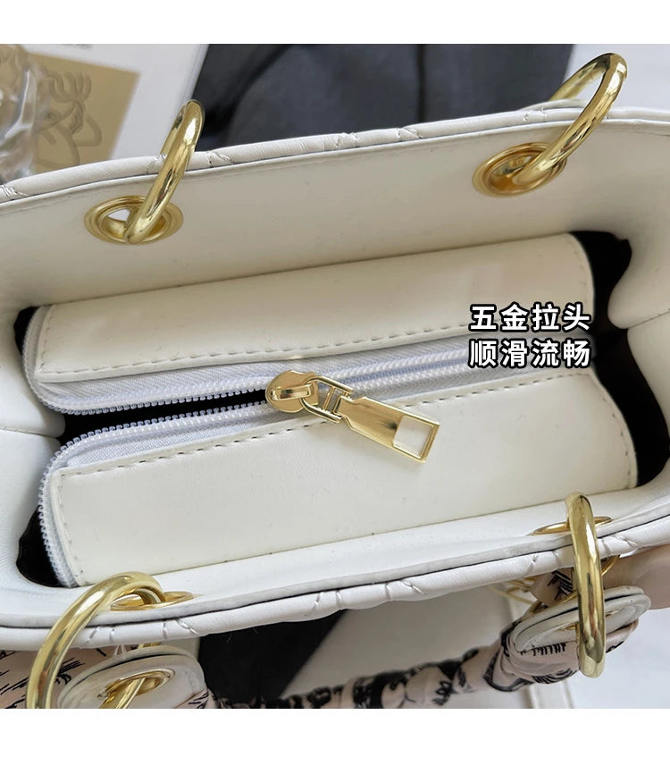 Women's Fashion Bag, Light Luxury Brand with Versatile Portable Shoulder Bag and Elegant Niche Design