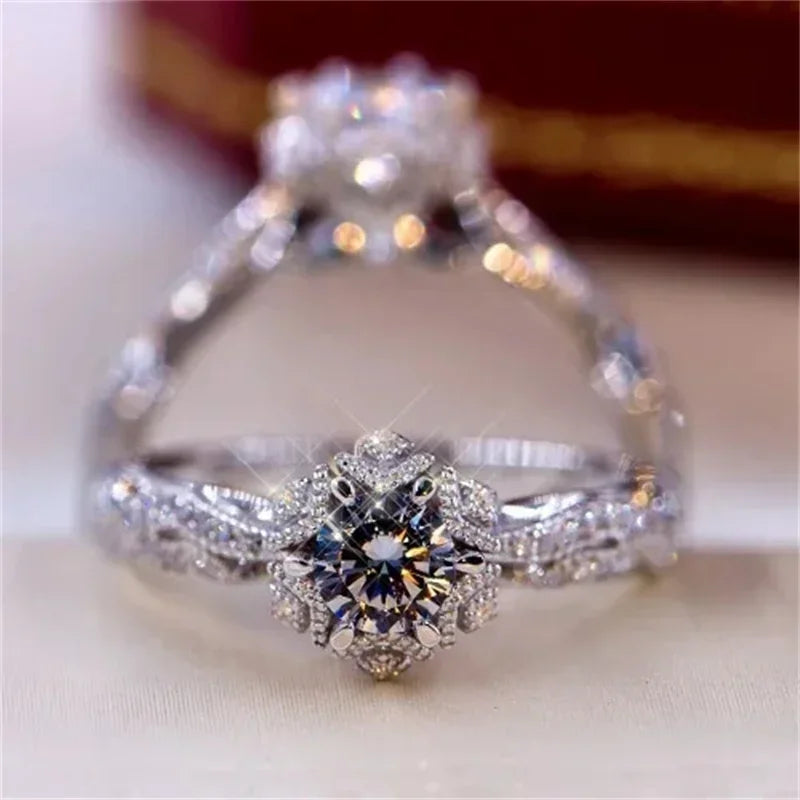 Fashion Ring Exquisite Inlaid Round Flower Stones Wedding Rings For Women Engagement Jewelry HipHop Party Gift Creative