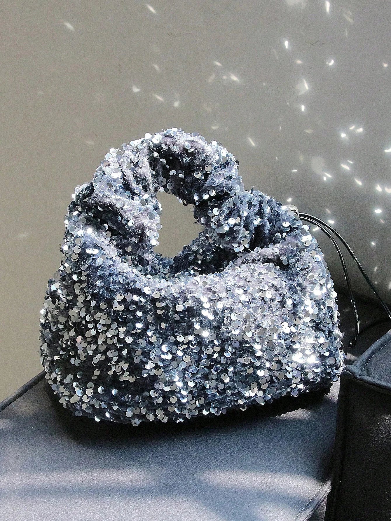 Fashionable blingbling handbag 2024 new fashion handbag black sequined handbag for women silver sequined shoulder armpit bag