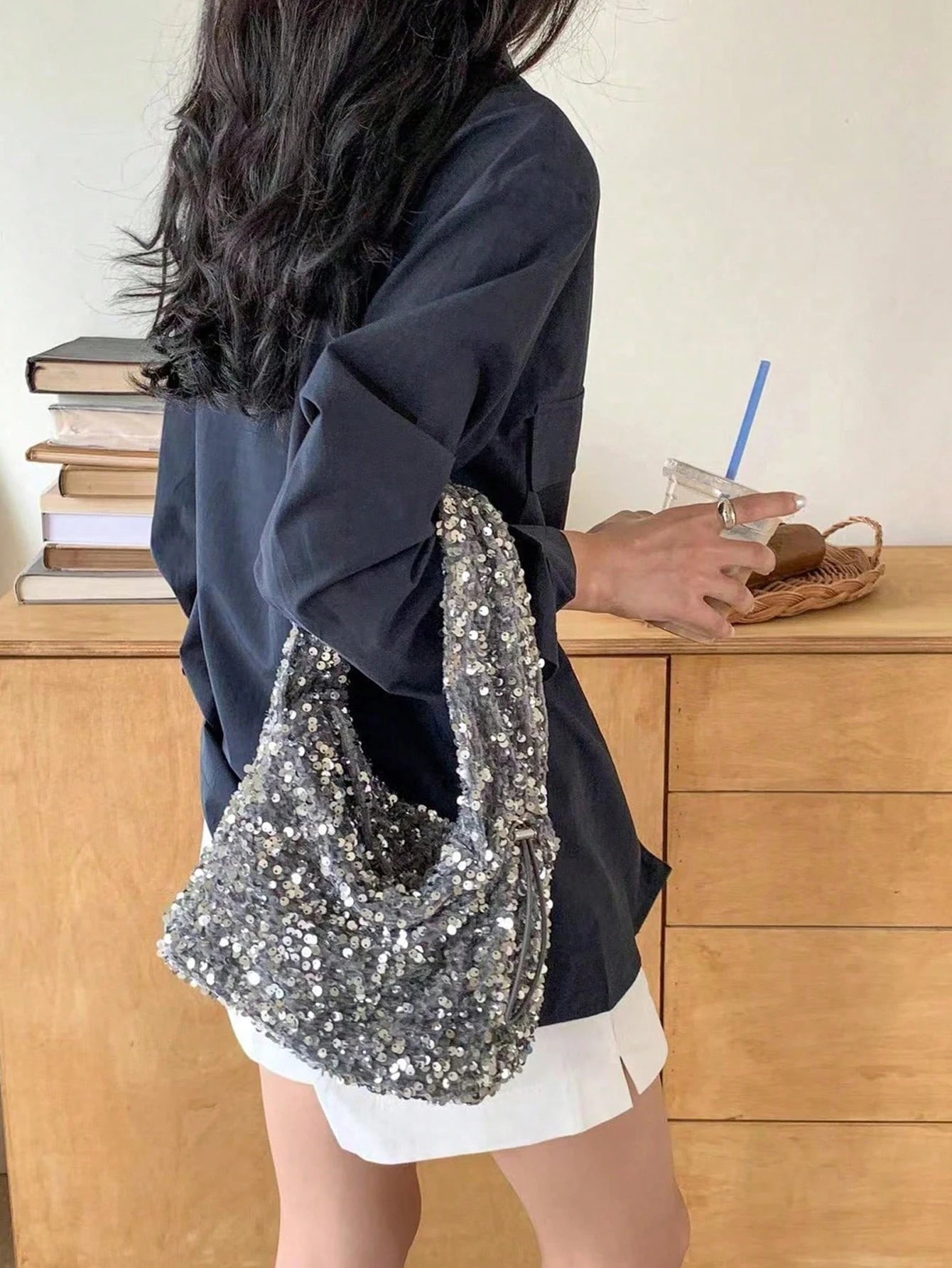 Fashionable blingbling handbag 2024 new fashion handbag black sequined handbag for women silver sequined shoulder armpit bag