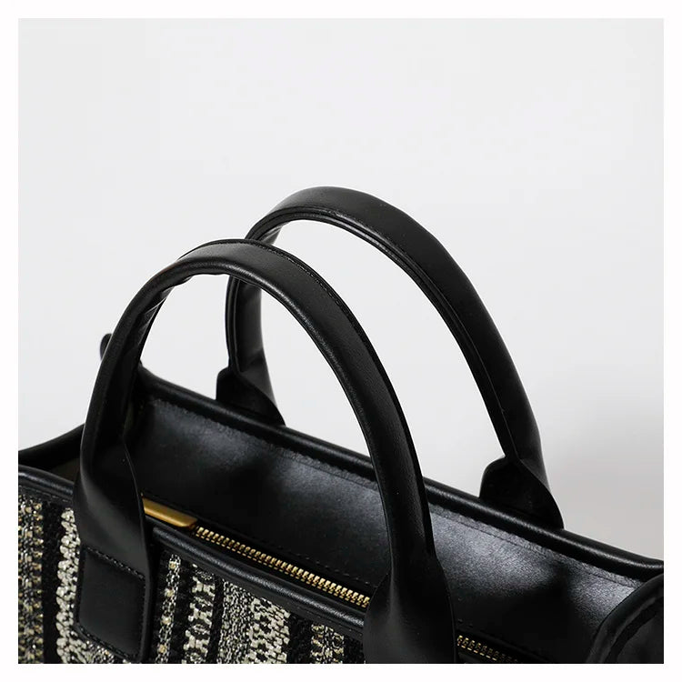 Designer style bag 2025 new model fashionable and luxurious women's handbag, suitable for daily use and versatile cross-body bag