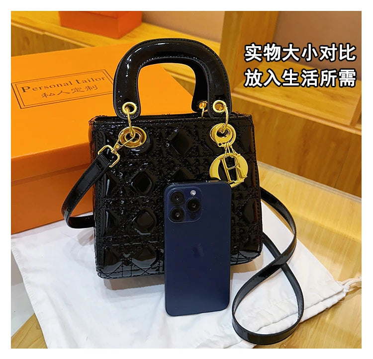 Fashionable Shopper Bag With Unique Trendy Style And Large Capacity For Business Women Commuter Essentials