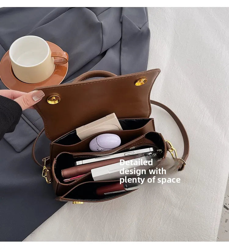 2025 fashionable new women's bag with stylish letter print design, versatile shoulder bag, casual and simple crossbody bag