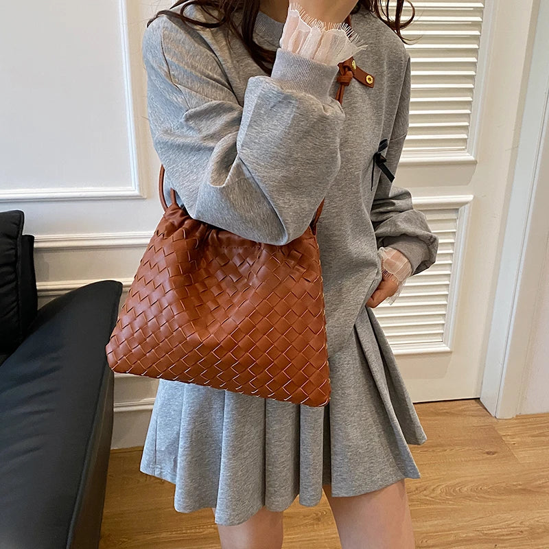 Luxury Designer Paris Fashion Elegant Handbag In Solid Color With Trendy Design For Business Commuter Women