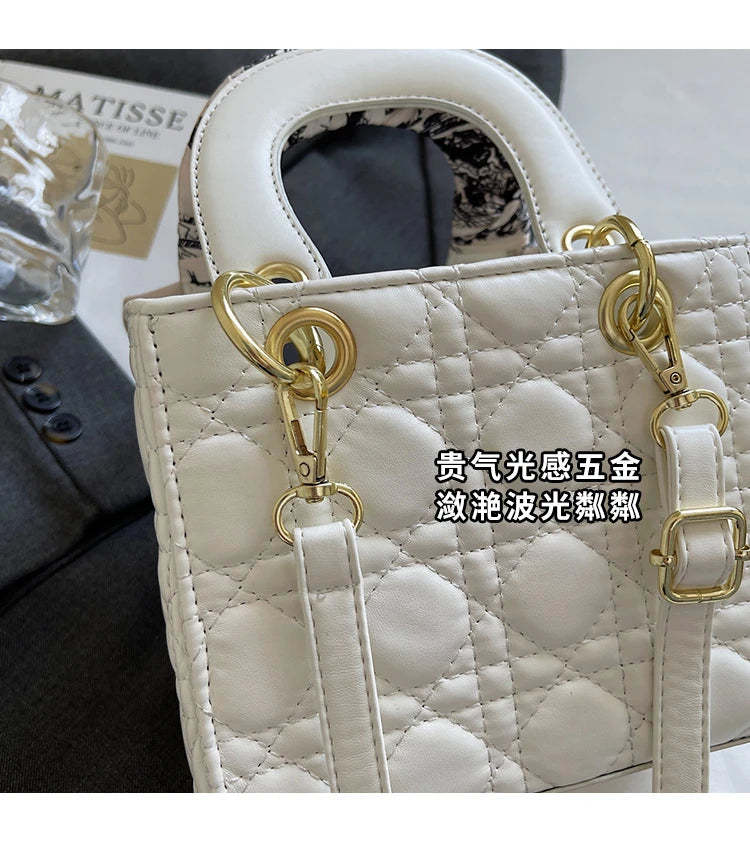 Women's Fashion Bag, Light Luxury Brand with Versatile Portable Shoulder Bag and Elegant Niche Design