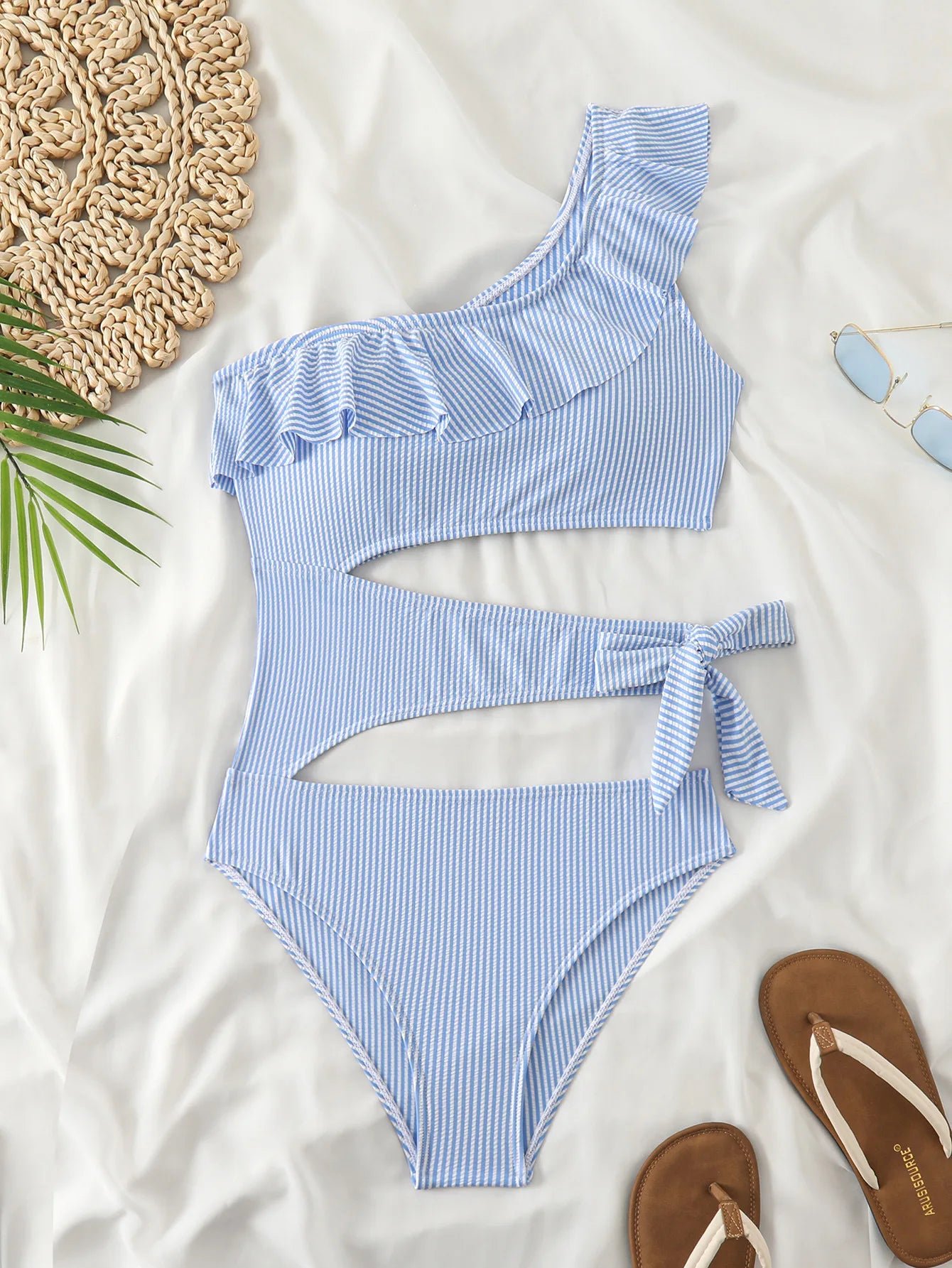 New One-piece Swimsuit with Ruffled Edges, Hollowed Out Lace Up Swimsuit for Women, High-end Feeling, Soaking in Hot Springs,