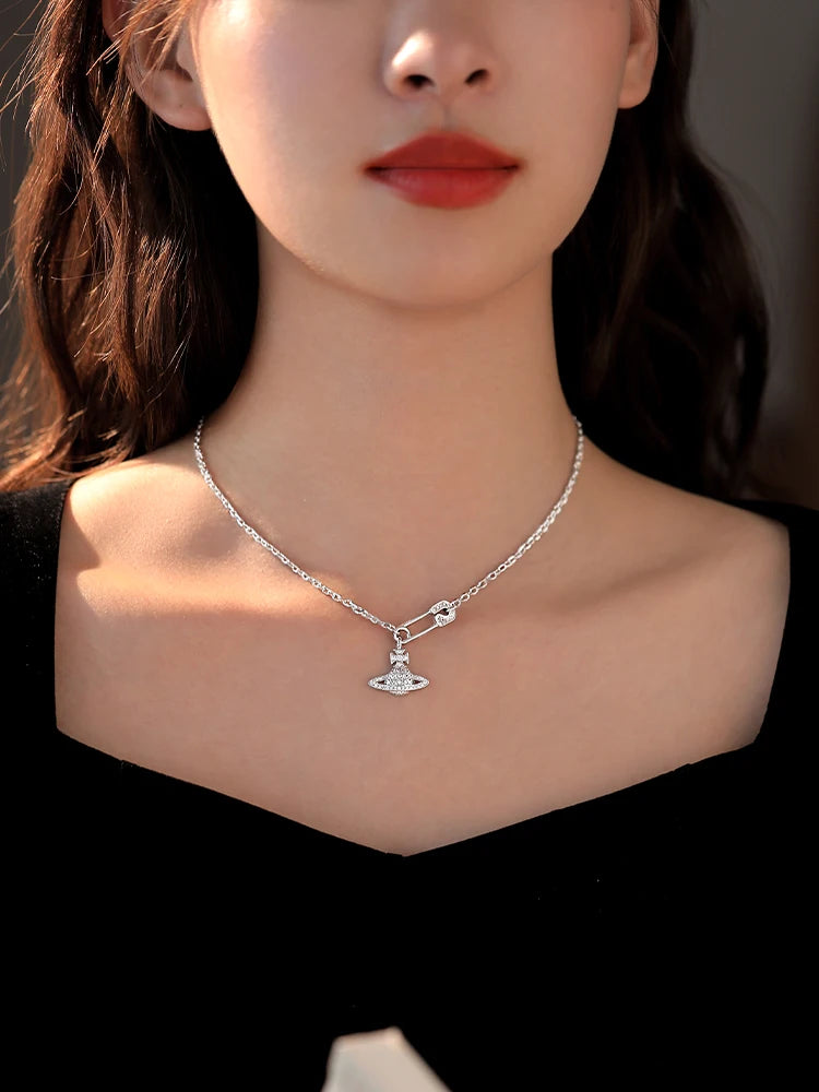 Ele Queen Elizabeth II Nelace Women's Unique Design High-End Clavicle Chain 2025 New ular Trendy Ne Chain Accory