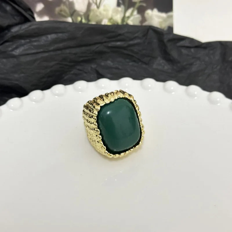 French fashion temperament elegant classic light luxury wide face ring, suitable for women