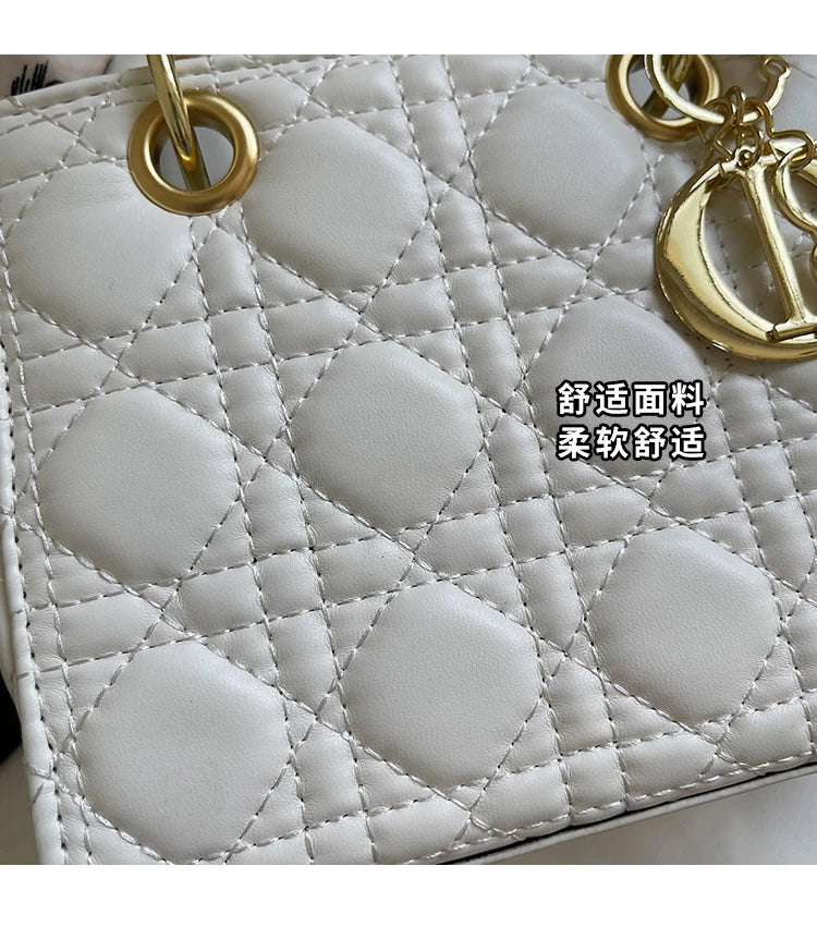 Women's Fashion Bag, Light Luxury Brand with Versatile Portable Shoulder Bag and Elegant Niche Design