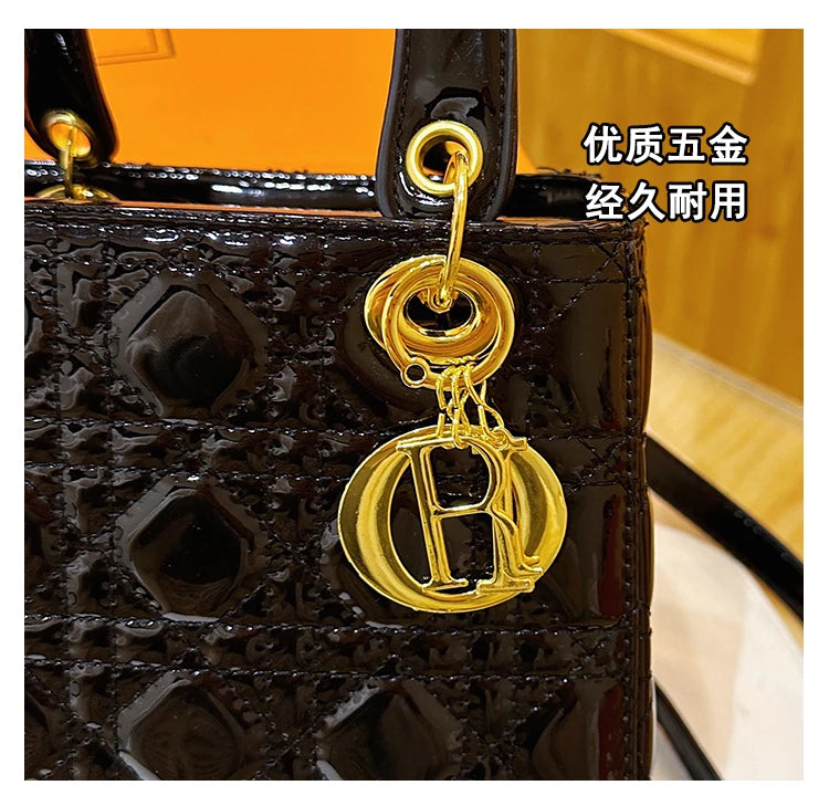 Fashionable Shopper Bag With Unique Trendy Style And Large Capacity For Business Women Commuter Essentials