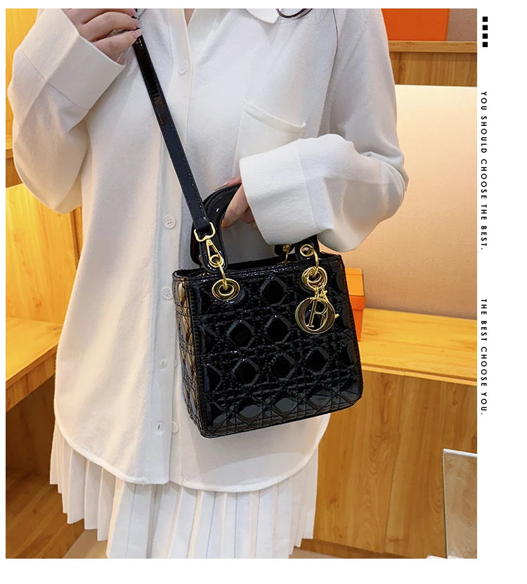 Fashionable Shopper Bag With Unique Trendy Style And Large Capacity For Business Women Commuter Essentials