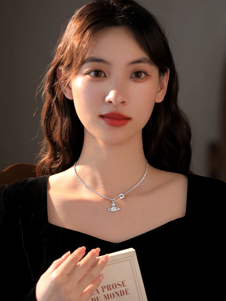 Ele Queen Elizabeth II Nelace Women's Unique Design High-End Clavicle Chain 2025 New ular Trendy Ne Chain Accory