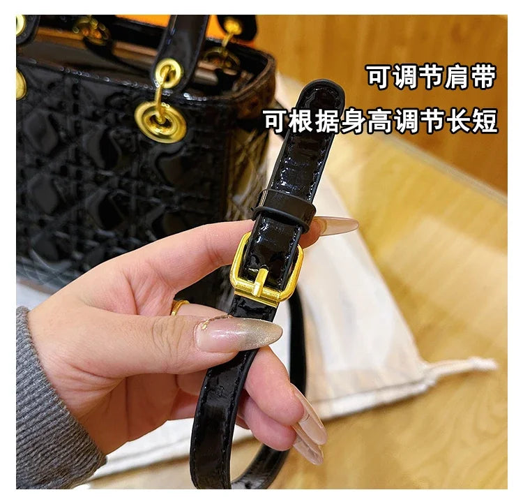 Fashionable Shopper Bag With Unique Trendy Style And Large Capacity For Business Women Commuter Essentials
