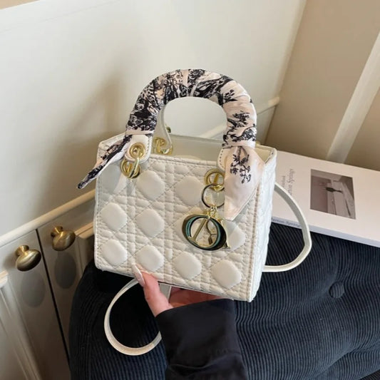Women's Fashion Bag, Light Luxury Brand with Versatile Portable Shoulder Bag and Elegant Niche Design